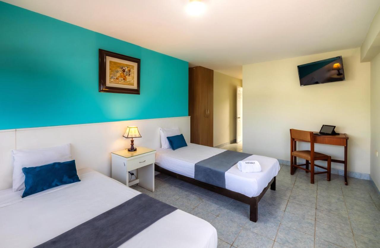 Hotel Country Trujillo Encalada Exterior foto